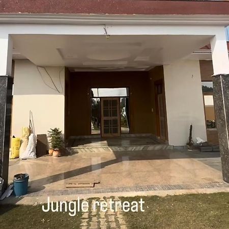 The Jungle Retreat Hotel Ghaziabad Exterior photo